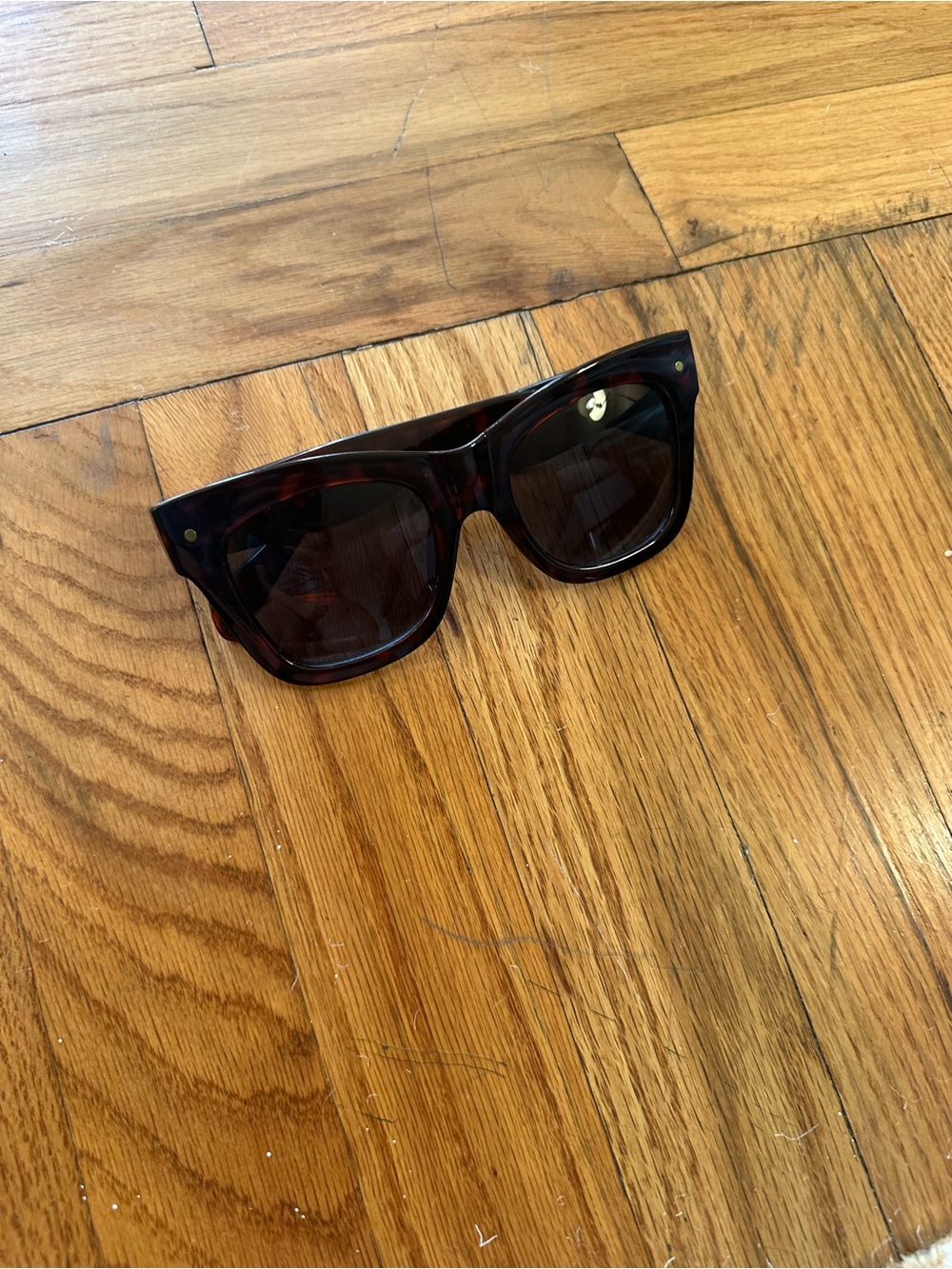 H&M Men’s Tortoiseshell Sunglasses with Dark Lenses